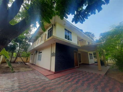 Houses for Rent in Manipay on the 1 Real Estate Portal - LankaPropertyWeb (browse images, get property infoprices and research neighborhoods). . House for rent in manipay jaffna